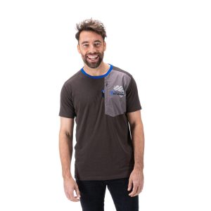 B23-TE103-D0-0L-23-Tenere-travel-T-shirt-men-Hoodoos-EU-Studio-001_Tablet